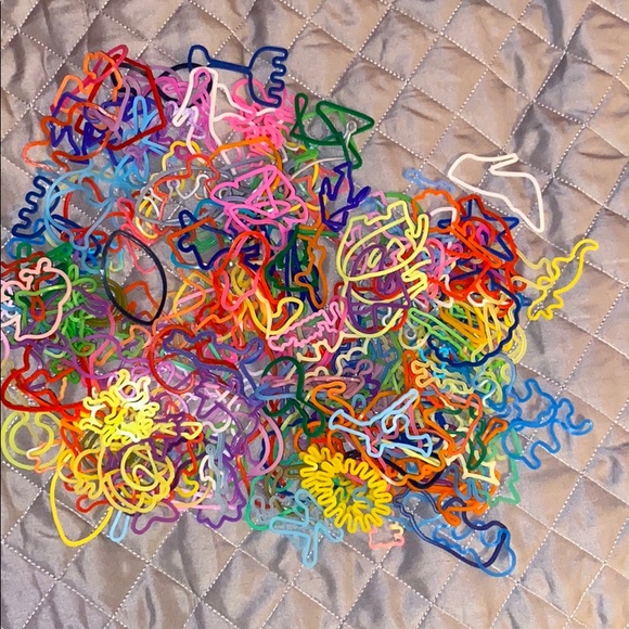 Other - 🌺SALE 🌺100+ Silly Bandz set